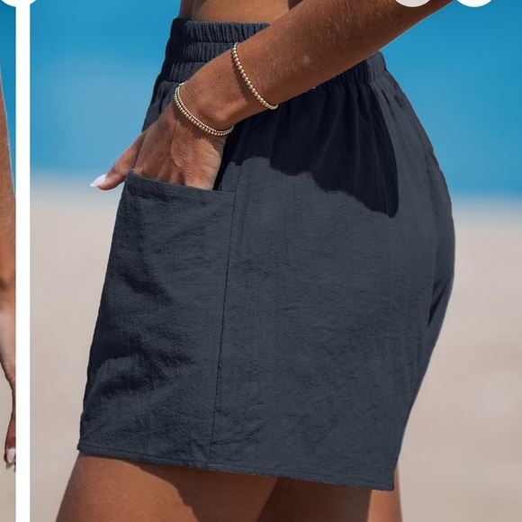 NEW IN BAG, CUPSHE Navy Shorts with front pockets, size XL - Picture 3 of 5